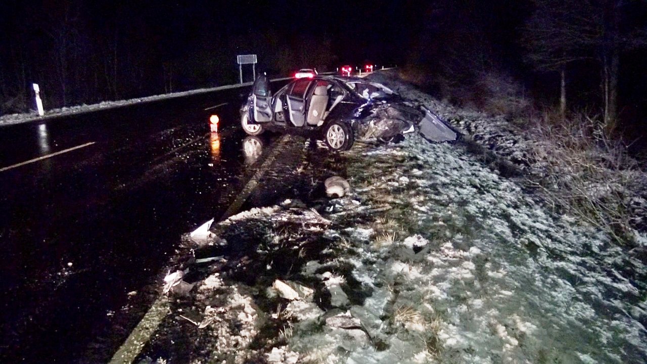 Totalschäden nach Unfall auf B299