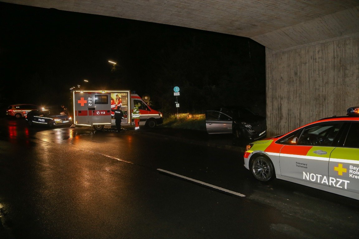 Mit 1,8 Promille gegen Brückenpfeiler