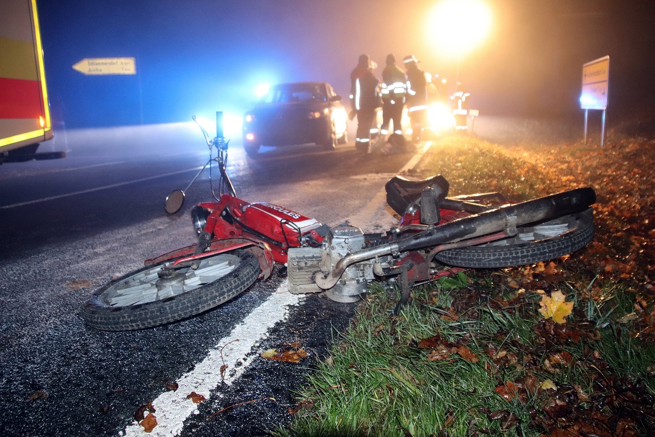 Mofa-Fahrer (16) schwer verletzt