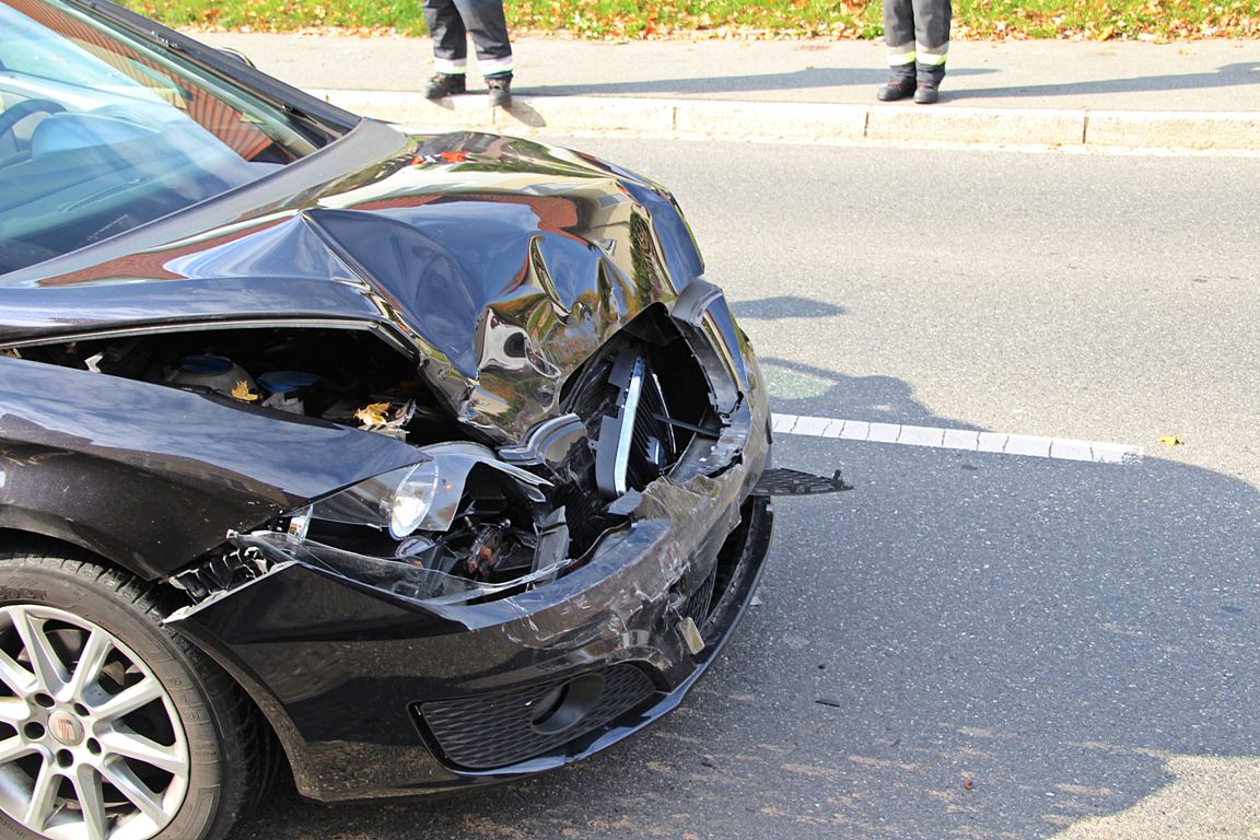 Auffahrunfall in Grafenwöhr: Fahrer verletzt