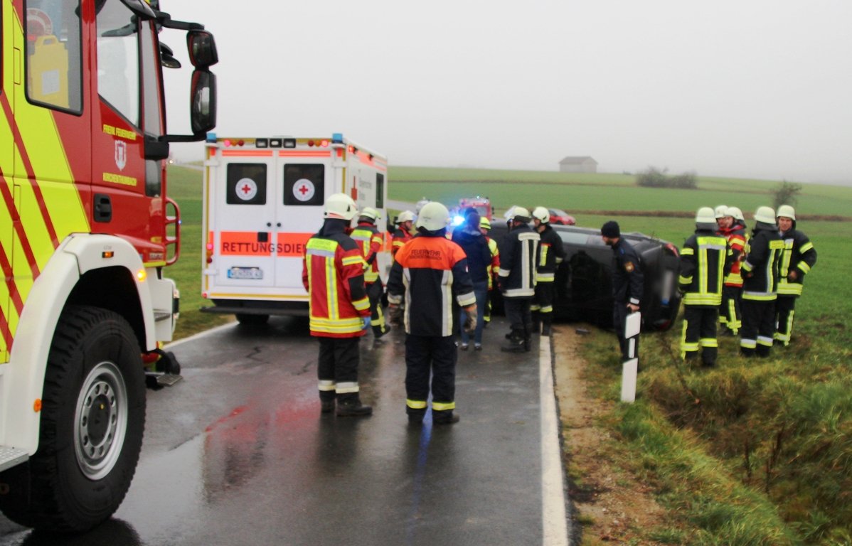 Nach schwerem Unfall: Einsatzkräfte retten Kameraden