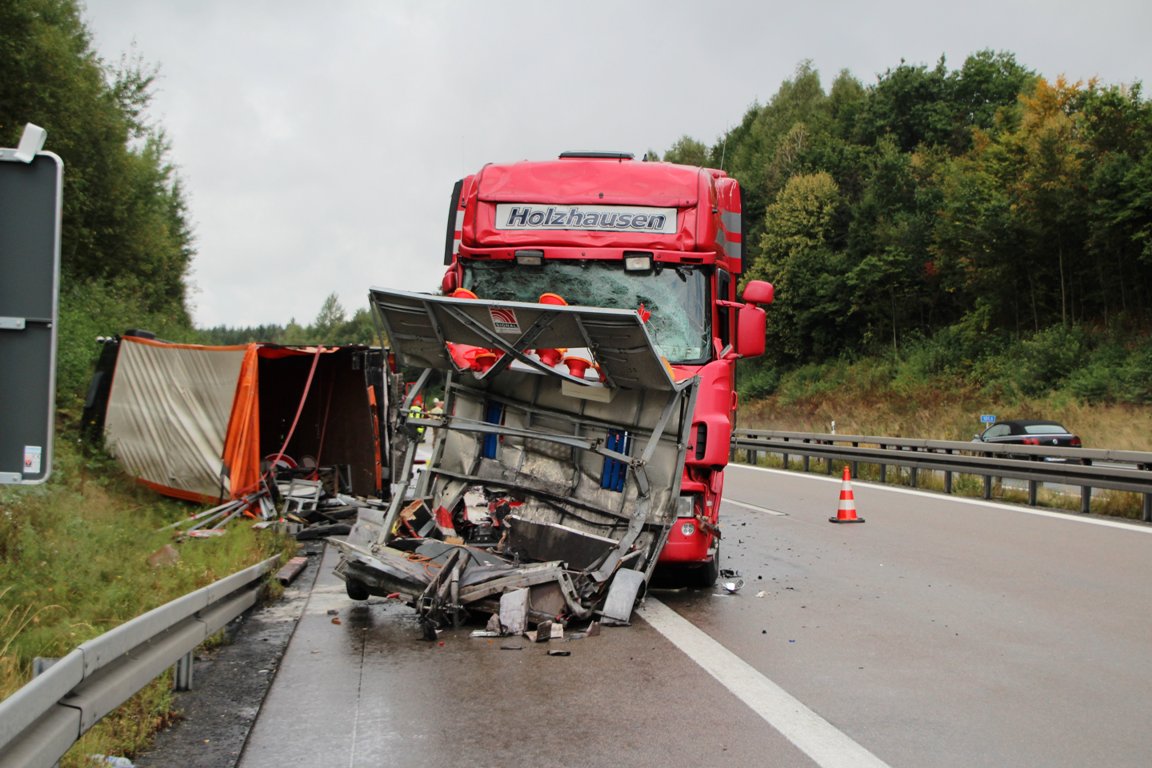 [Update] Schwerer Unfall auf der A93