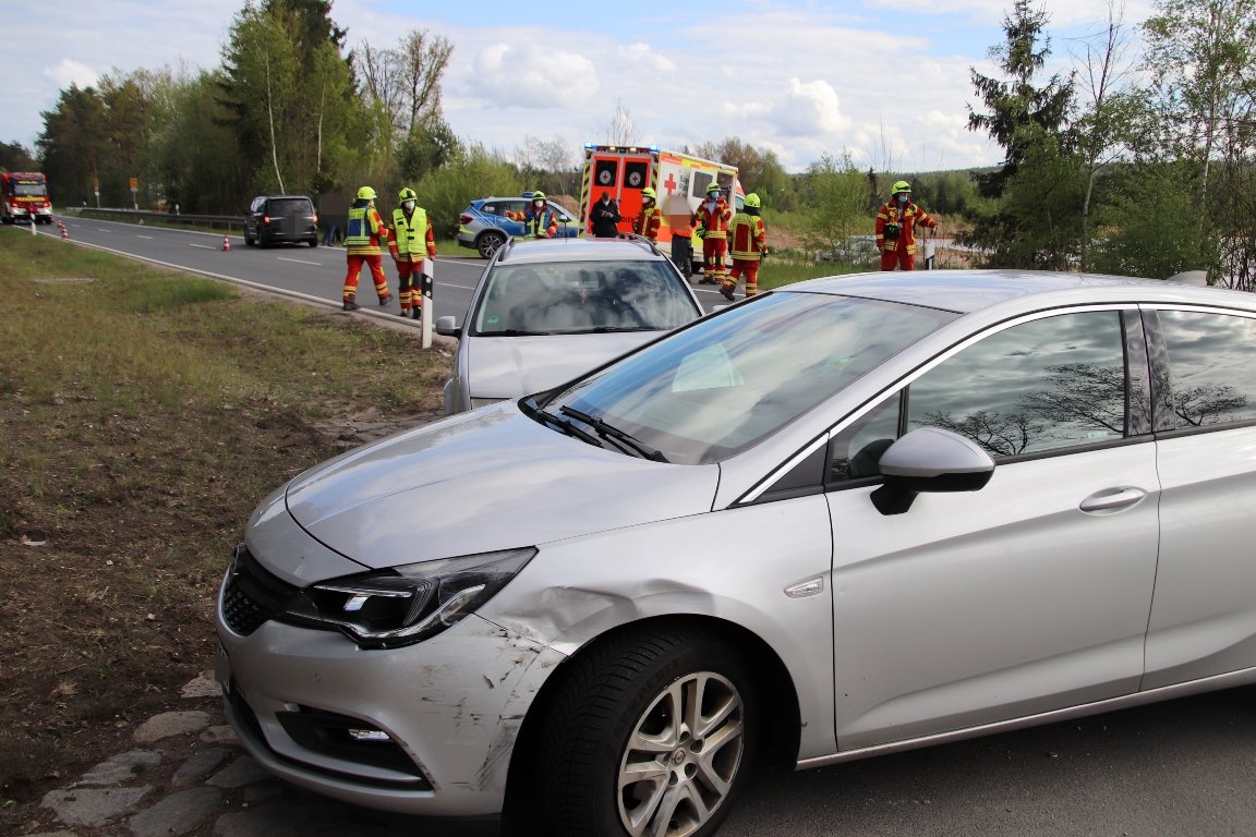 Unfall zwischen Mantel und Hütten: Überholen geht schief