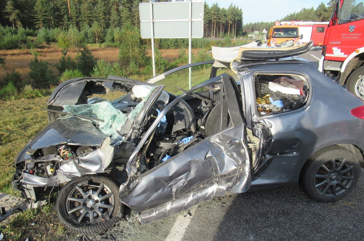 Schwerer Unfall im Berufsverkehr: Weiherhammerin schwer verletzt