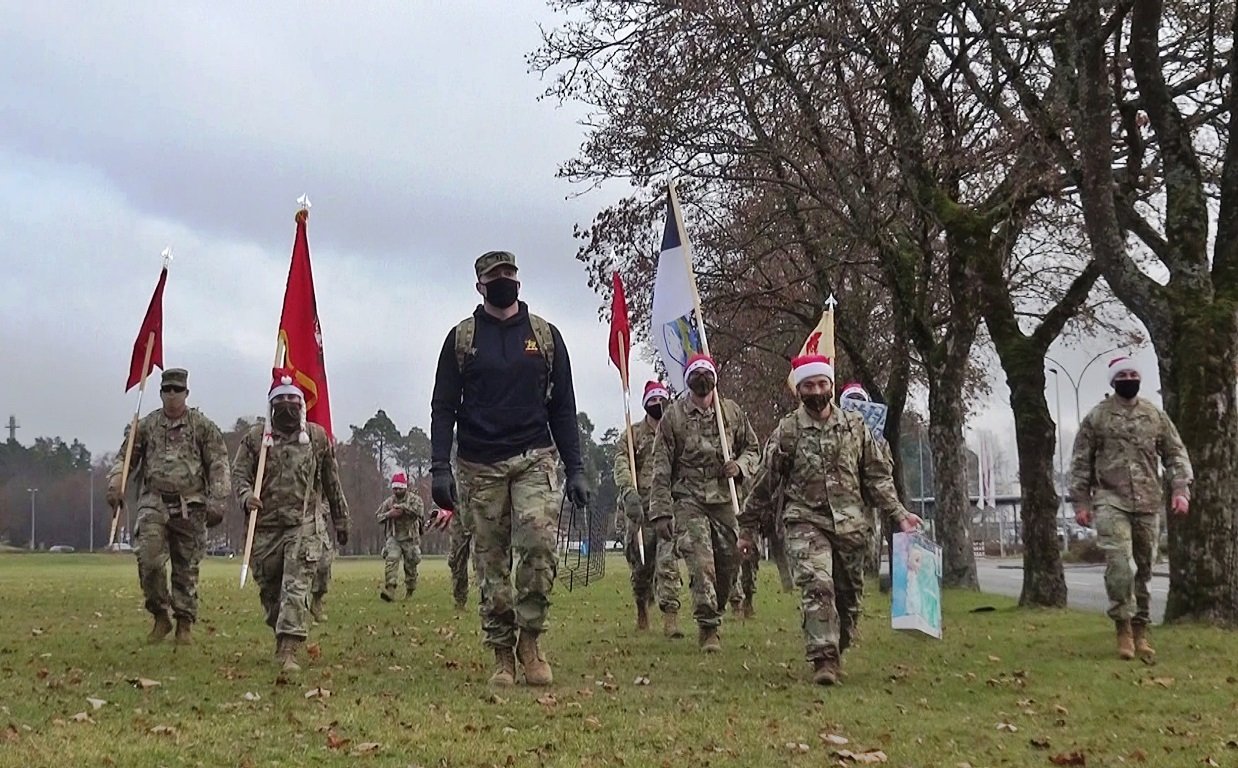 Vorweihnachtliche Tradition: Amerikanische Veteranen sammeln Spielzeug-Spenden