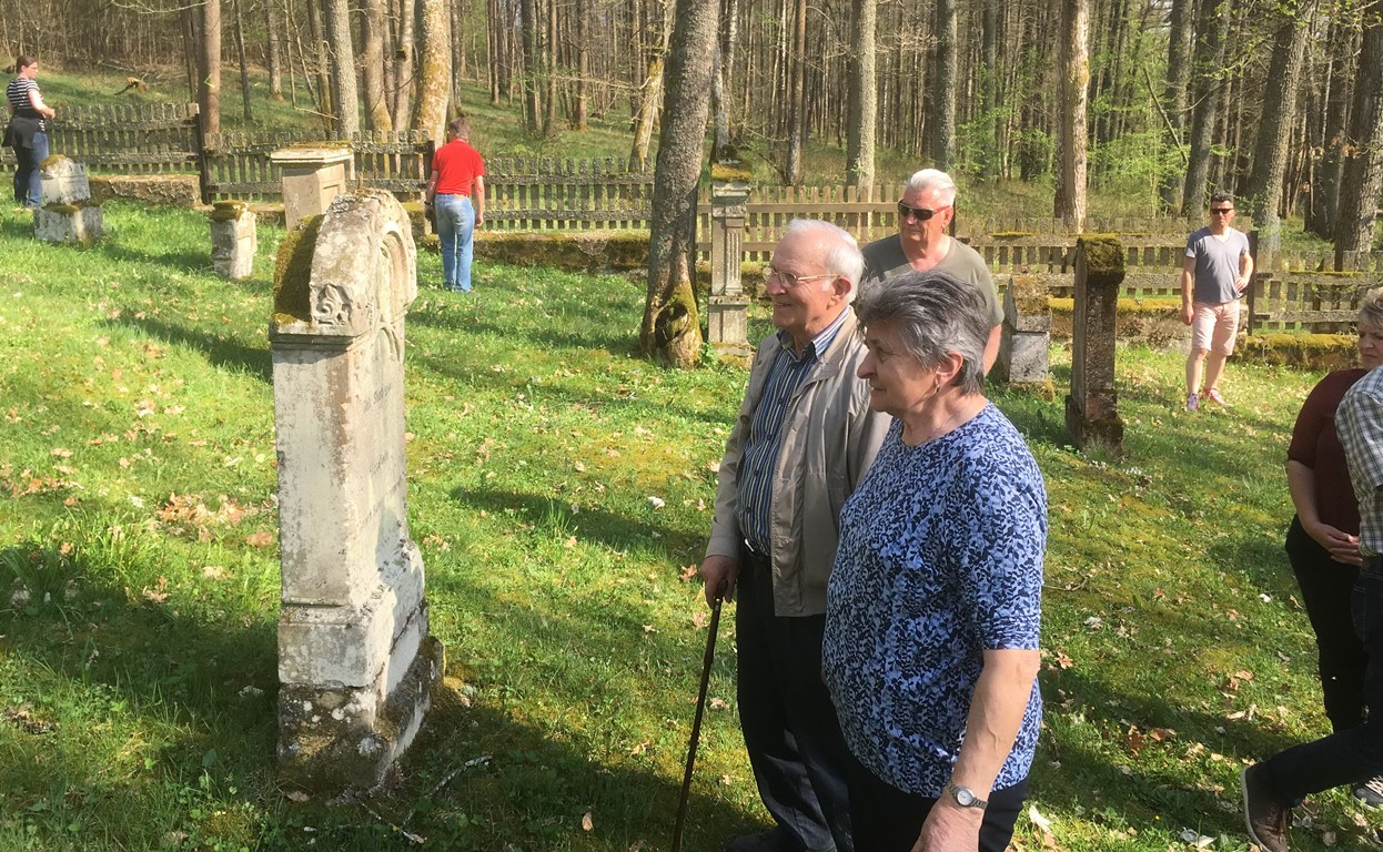 Unterwegs in der verlorenen Heimat: Nachkommen erkunden alte Orte