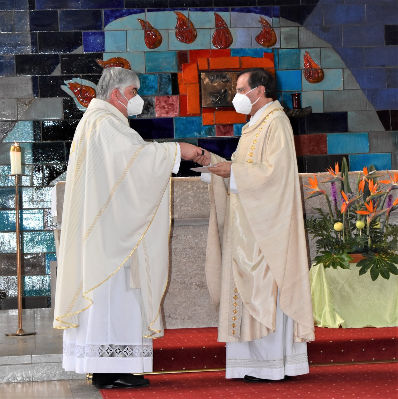 Tiefsinnig und humorvoll Glauben vermittelt – Pfarrer Müller feiert Abschiedsgottesdienst