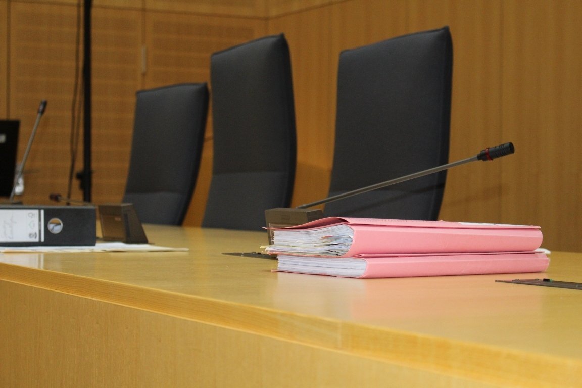 Verantwortungsvolles Ehrenamt: Wer will Jugendschöffe werden?