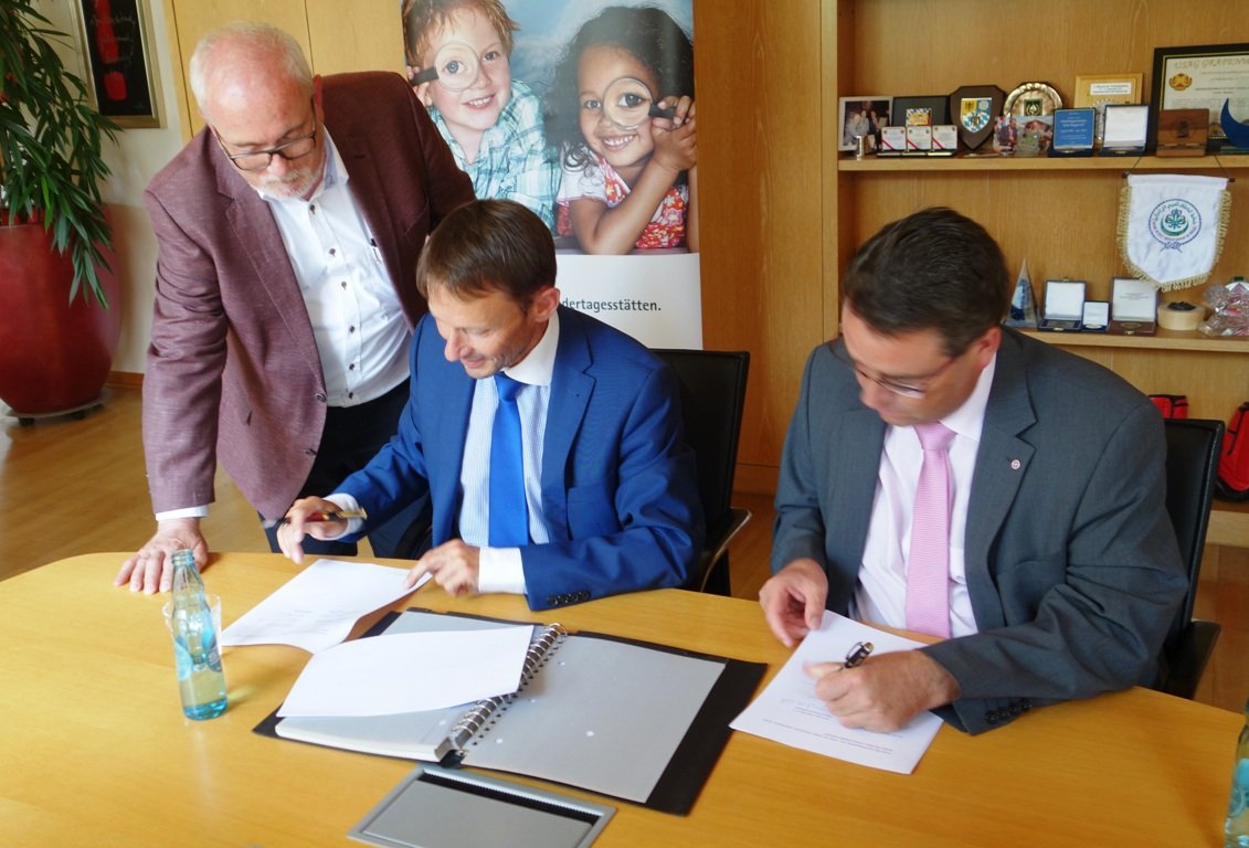 Neue Kinderkrippe für Weiden: Verträge unterzeichnet