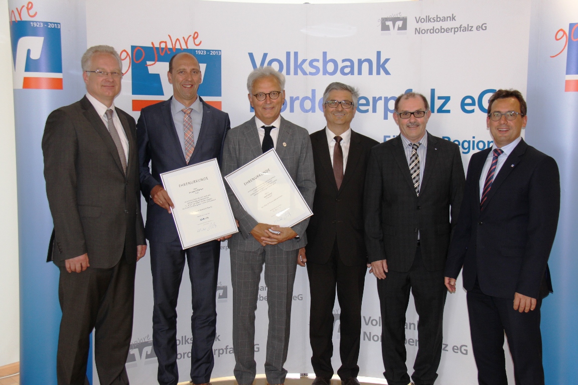 Volksbank ehrt Aufsichtsrat für 25 und 20 Jahre Tätigkeit