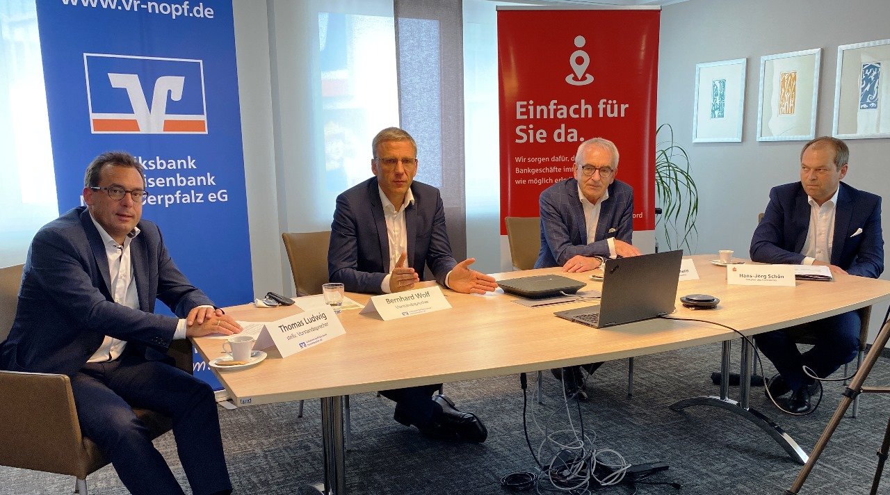 Banken-Partnerschaft in Sachen Bargeld