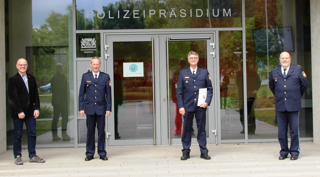 Polizist mit Leib und Seele – Kollegen verabschieden Dieter Striegl