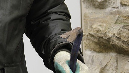 Einbruch in das ehemalige Schul- und Gästehaus