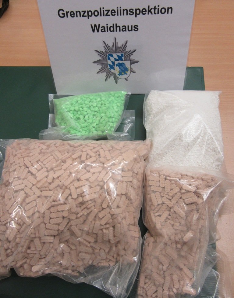 Ein Kilo Speed und 7.000 Ecstasy-Tabletten