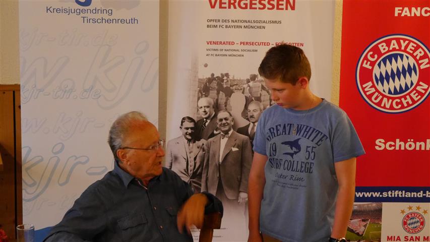 Beitrag für die Menschlichkeit: Holocaust-Zeitzeuge zu Gast