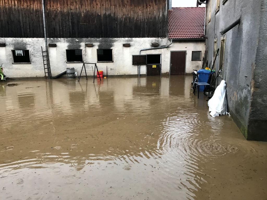 Wasserflut überschwemmt Gössenreuth