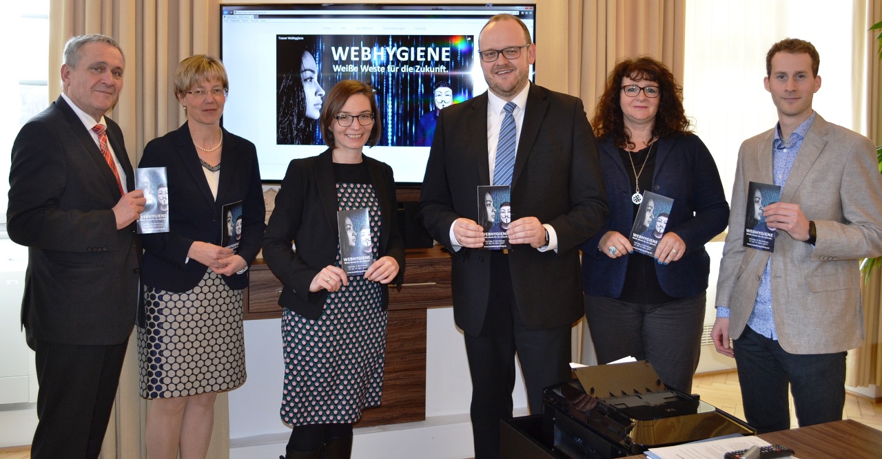 Weiße Weste für die Zukunft: Projekt „Webhygiene“ soll Jugendliche sensibilisieren