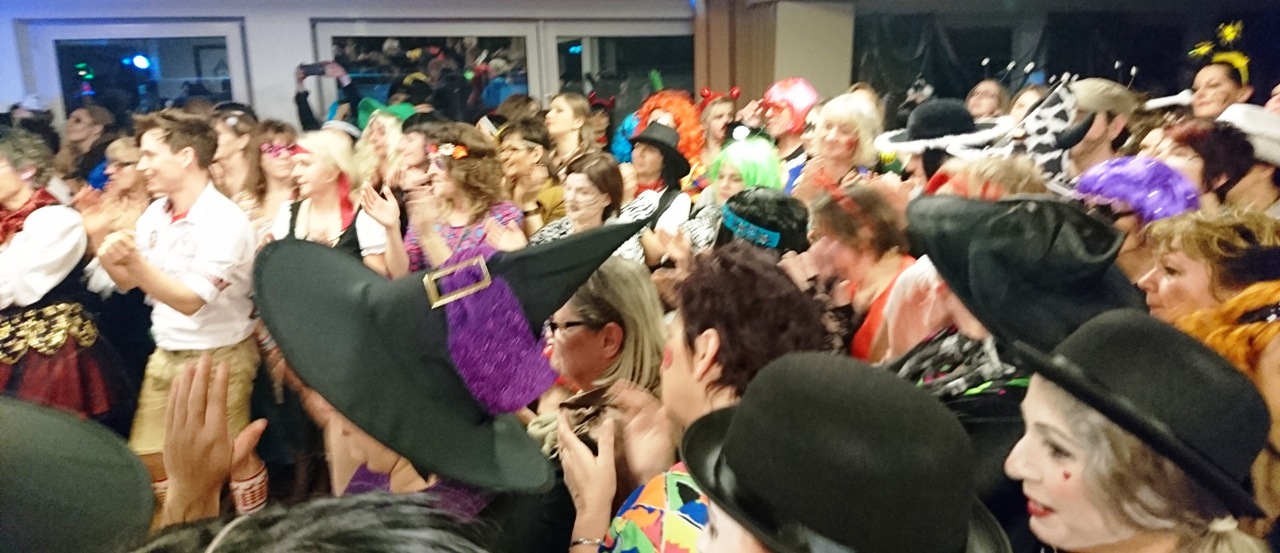 Weiberfasching: So ausgelassen feiern die Nordoberpfälzer-Damen