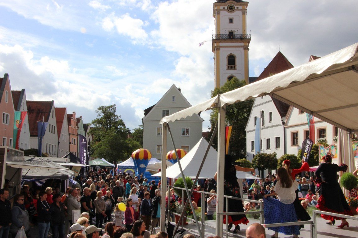 Enthüllung, Vielfalt und Freunde bei „Weiden, ich moch de“