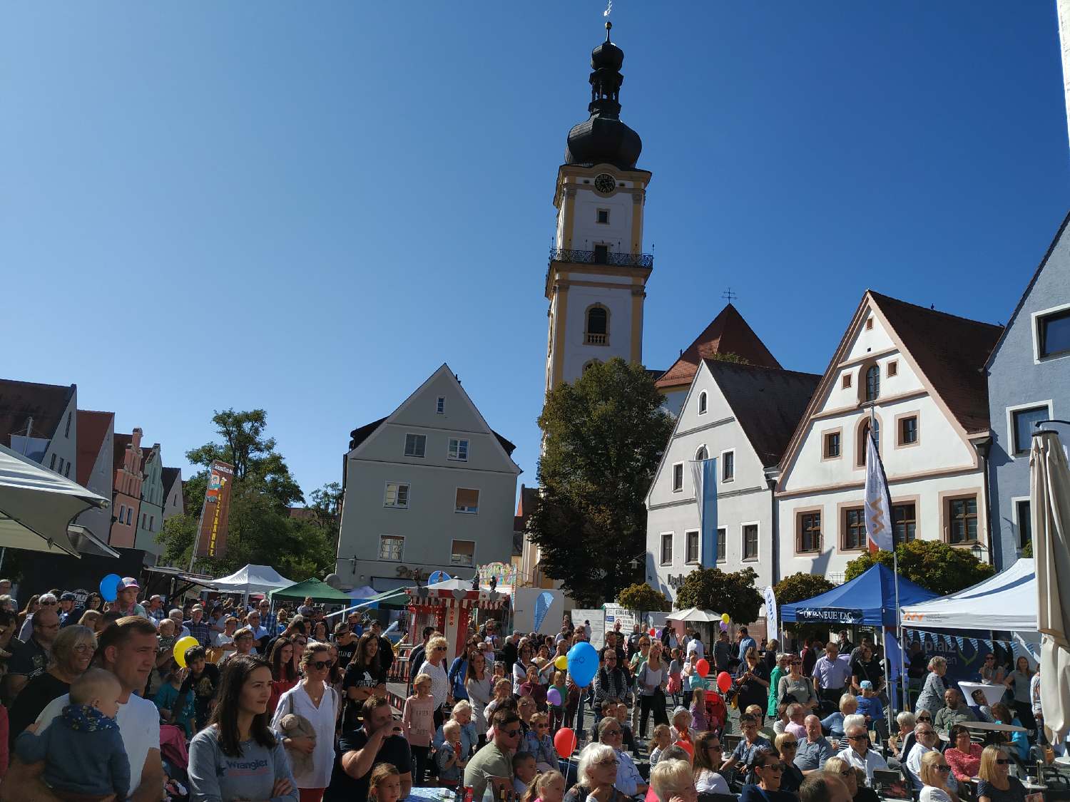 Freunde feiern ihr Weiden: Spaß für die ganze Familie