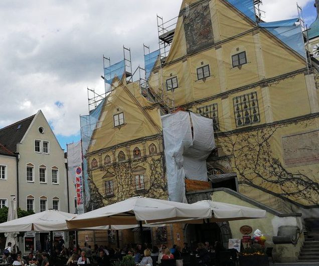 Rathaus ganz leise: Glockenspiel wird saniert