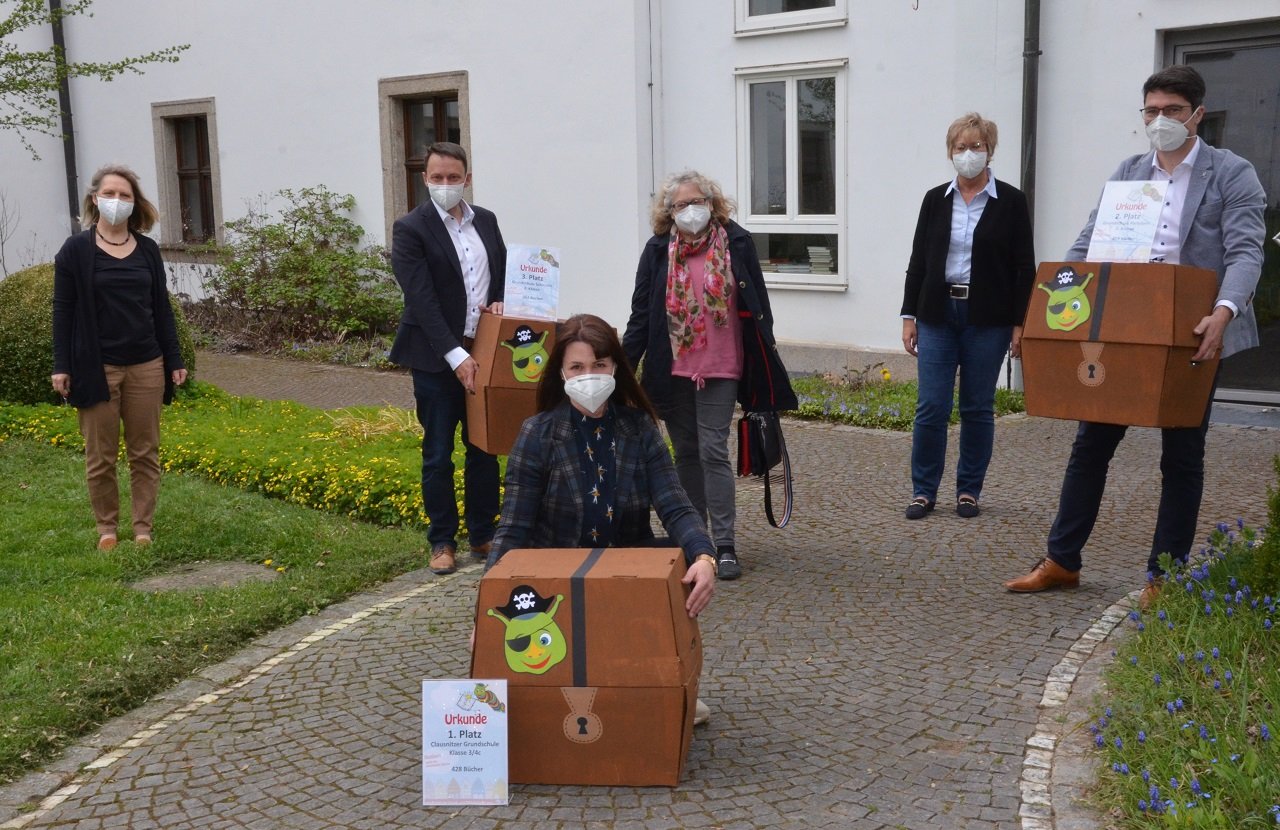 Leseraupe Regibert: 15.477 Bücher gelesen
