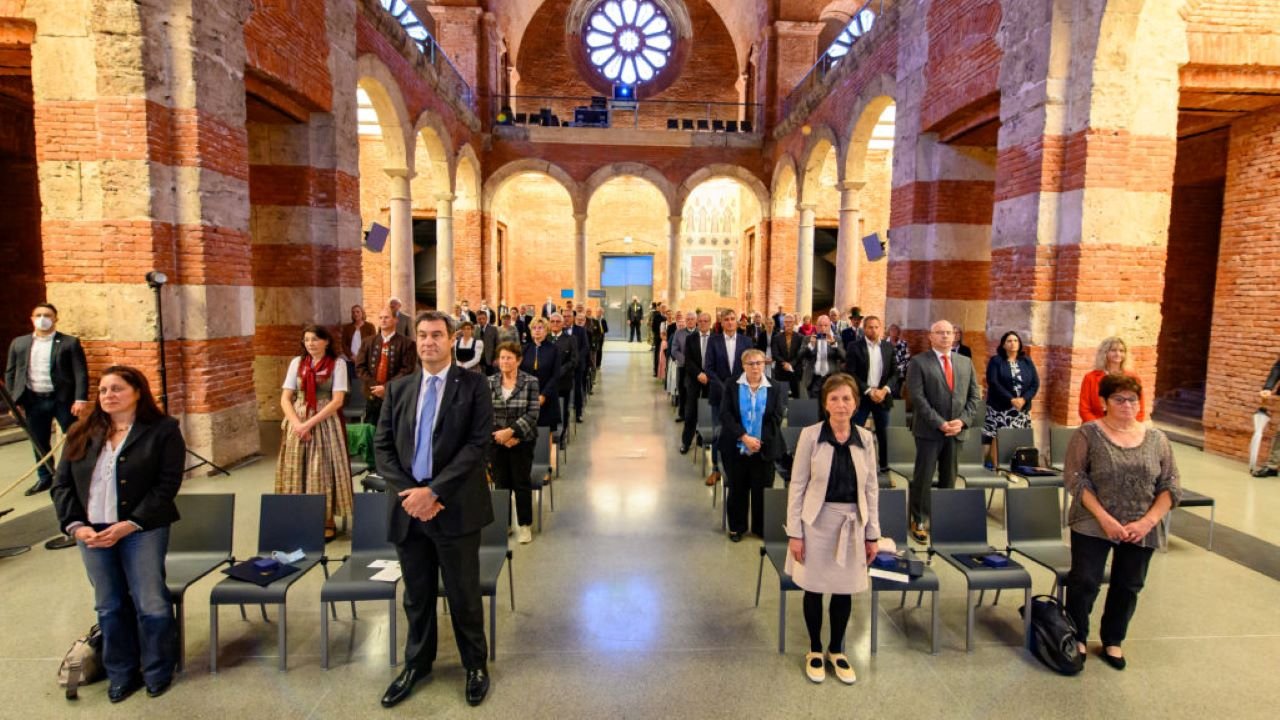 Ministerpräsident verleiht Ehrenzeichen