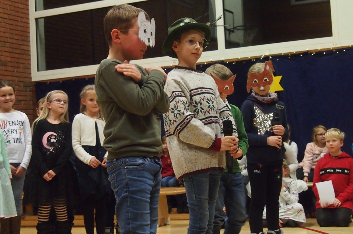 Schneeballschlacht im Schulhaus