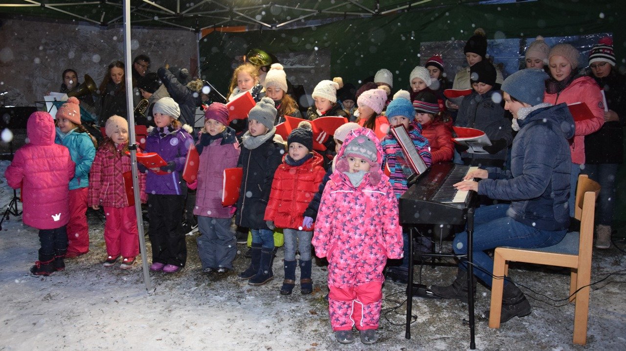 Leise rieselt der Schnee beim Budenzauber Waldthurn