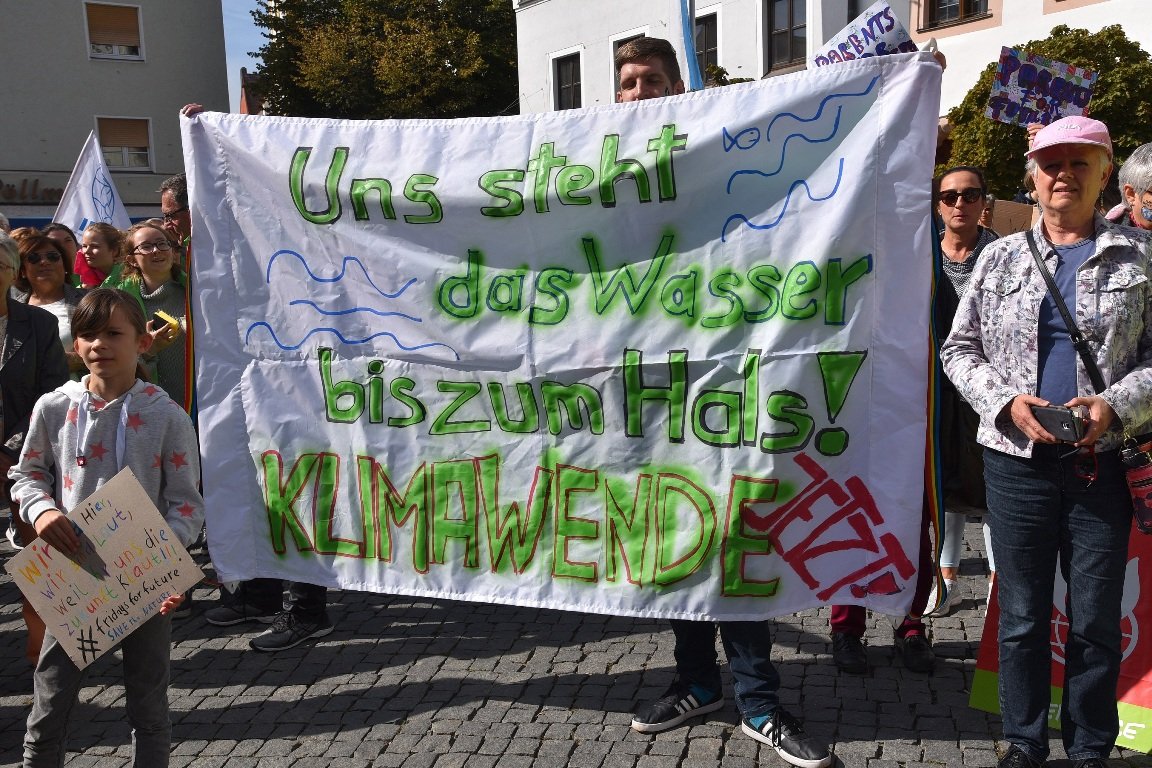 Podiumsdiskussion mit Wirtschaft und Kommunen: Klimaschutz gemeinsam gedacht
