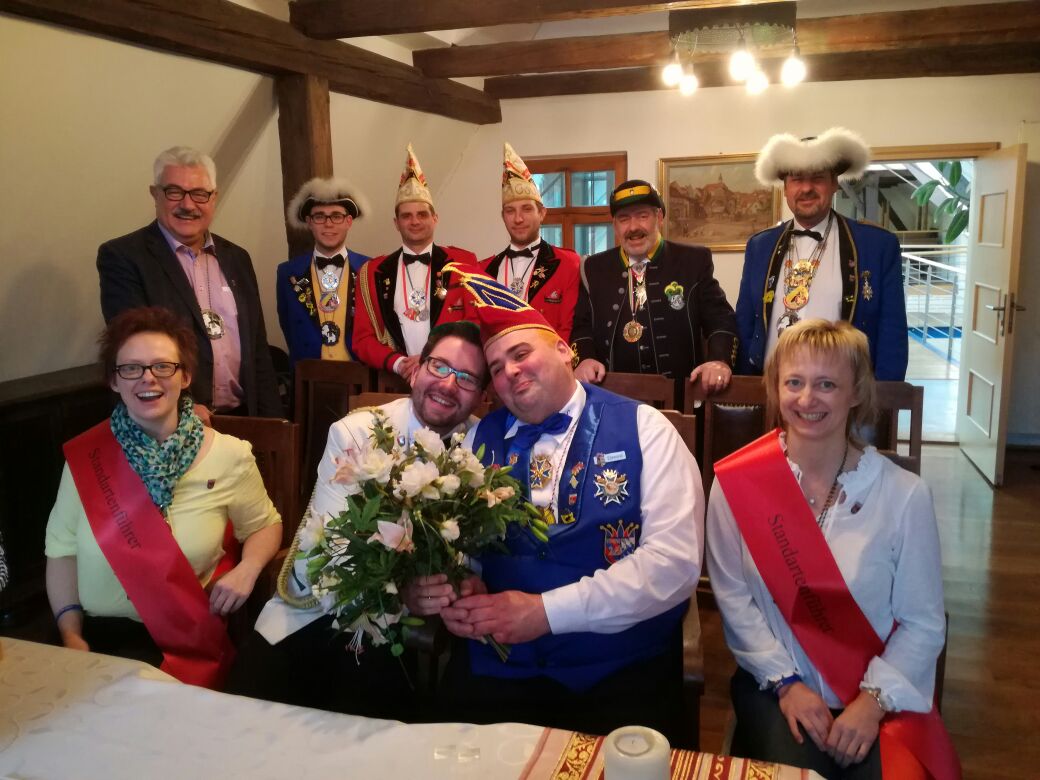 Hofmarschälle vereinigt euch! Stammtisch zieht durch die Region