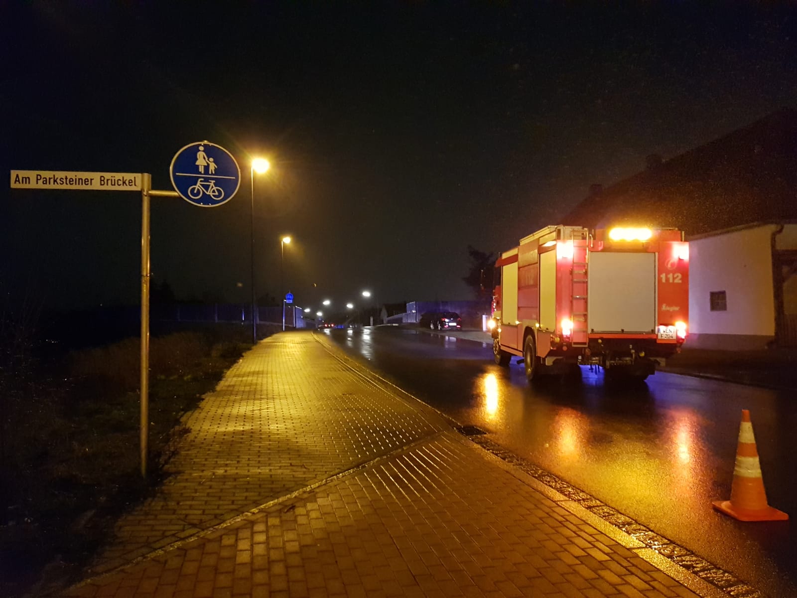 Feuerwehreinsatz: Parksteiner Straße gesperrt