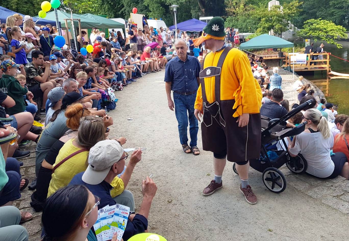 Trubel im Max-Reger-Park: Die Kinder und Enten sind los!