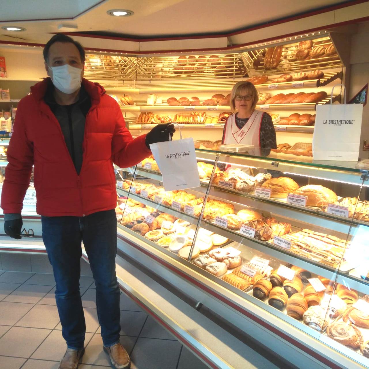 Außergewöhnliche Nachbarschaftshilfe: Wenn der Friseur mit der Bäckerei