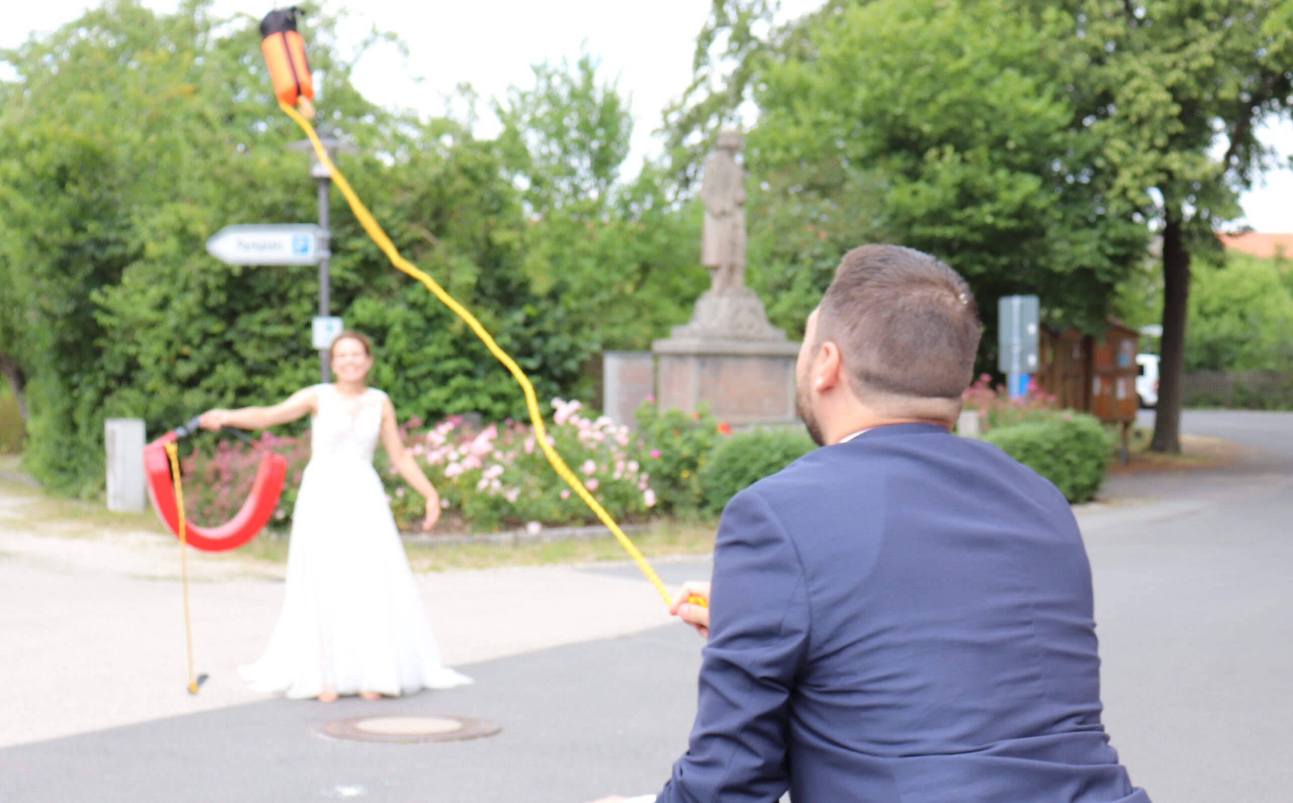 Mit Martinshorn ins Eheleben