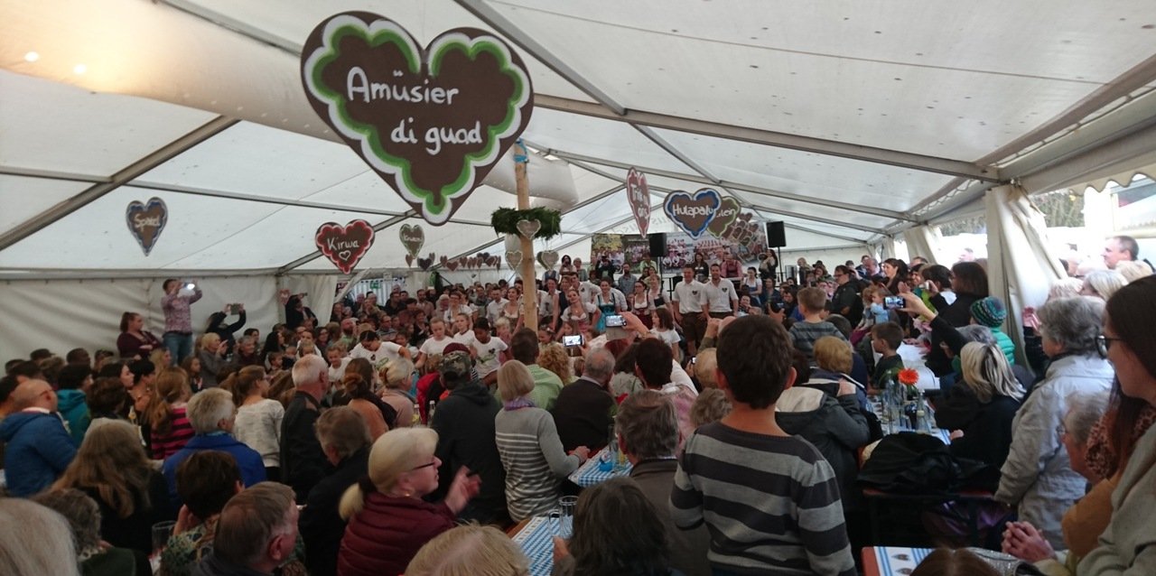Zeltkirwa in Weiherhammer: Drei Tage Stimmung, Tanz und Kirwaleit