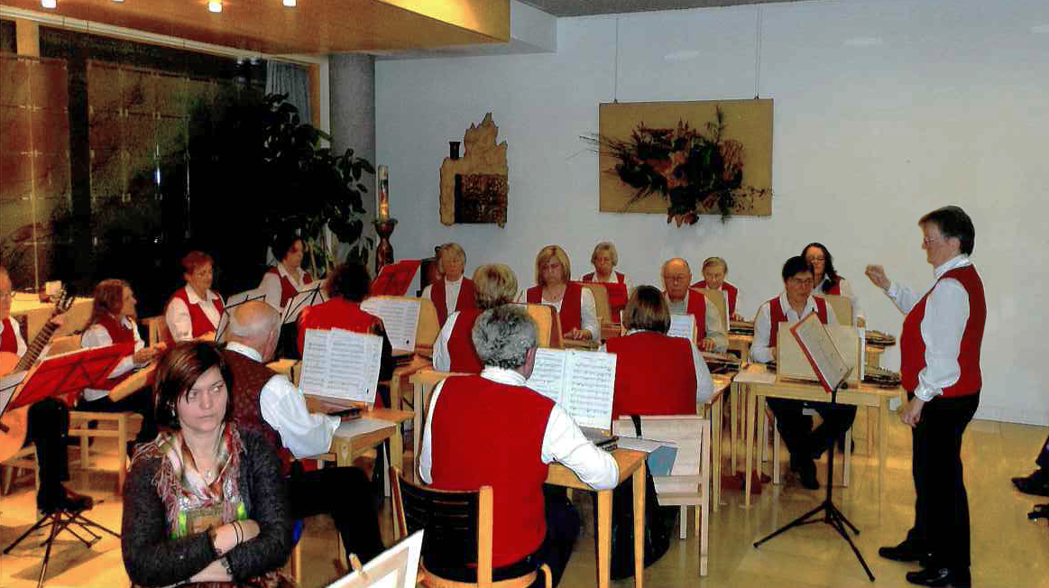 Adventsmusik mit Neustädter Zitherclub