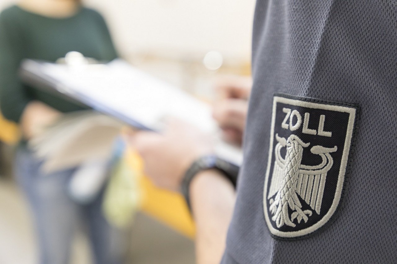 Zöllner prüfen Einhaltung des Mindestlohns