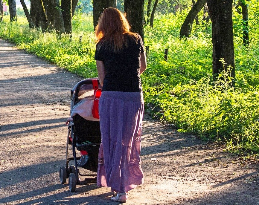 Nach Krabbelstunde: Kinderwagen gestohlen