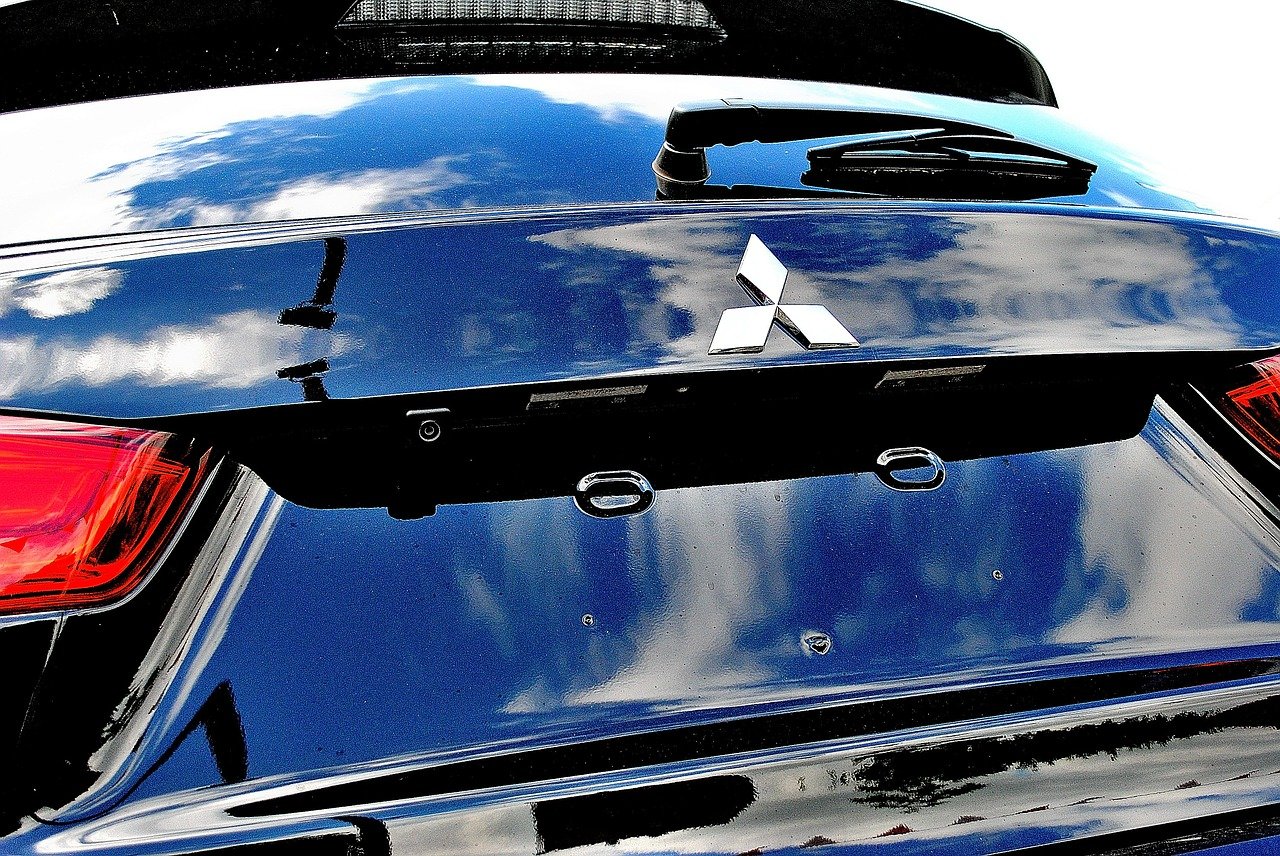 Mitsubishi Space Star mutwillig beschädigt