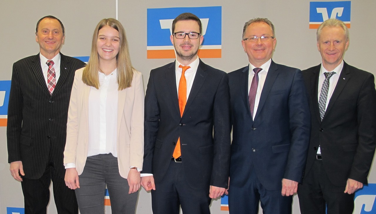 Azubis geehrt: Sophia Janner und Tim Palaschevsky ausgezeichnet