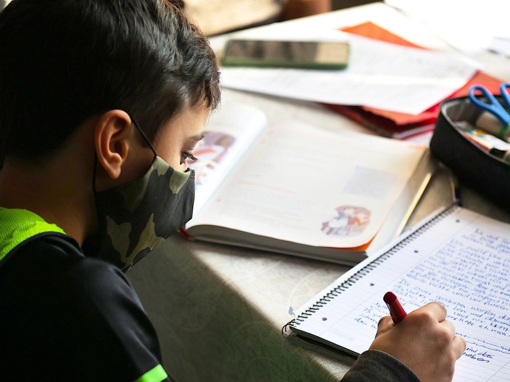 Tricksen und Drohen: Wenige Eltern gegen Coronaregeln an Schulen