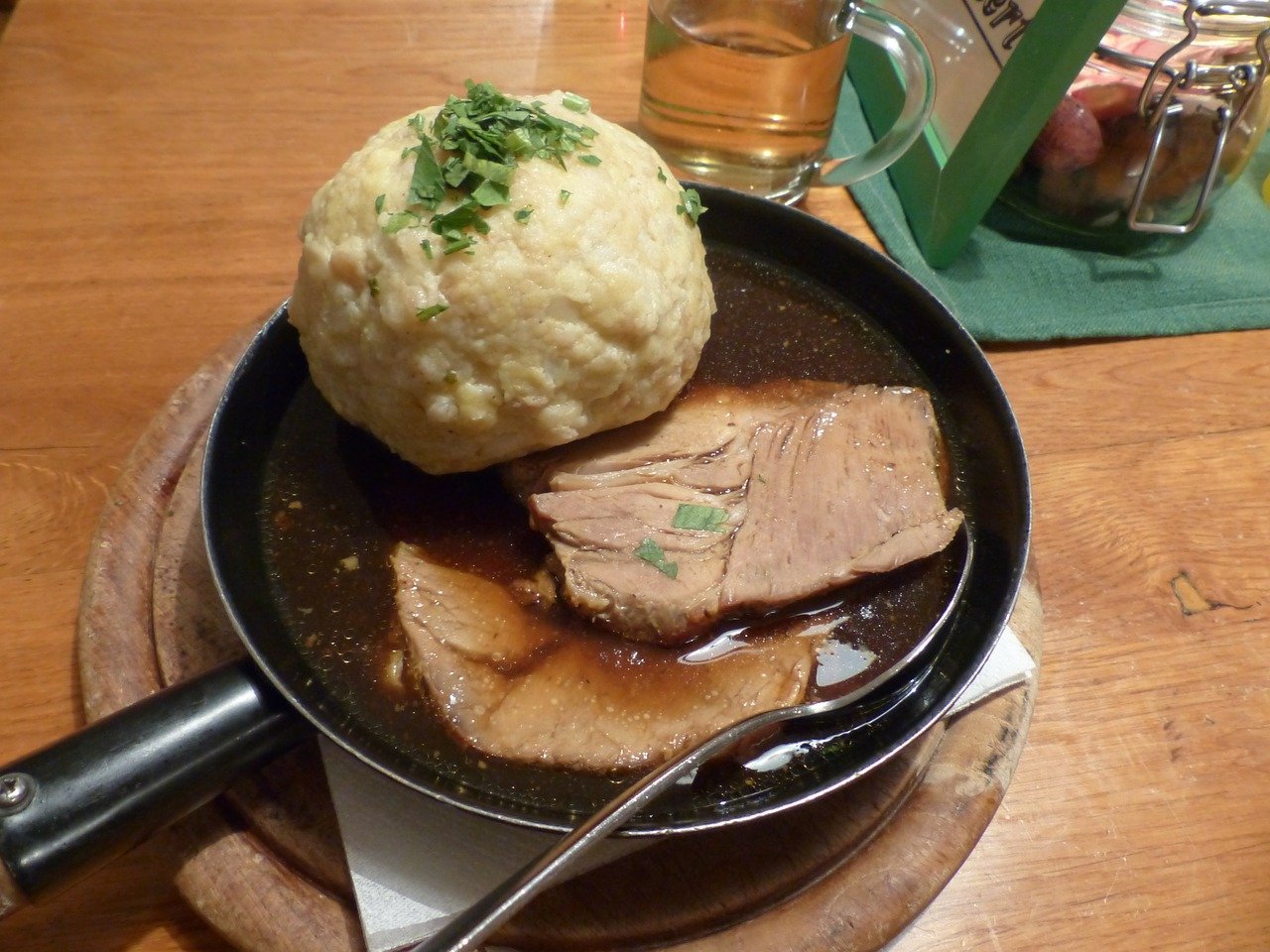 Zwei Stunden gesucht: Altenheimbewohner „flieht“ zum Schweinebraten-Essen