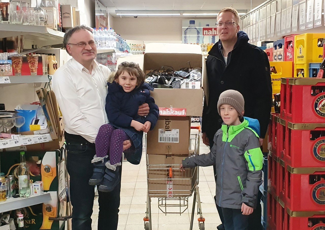 Kolping sammelt 741 Paar Schuhe und 271 Handys