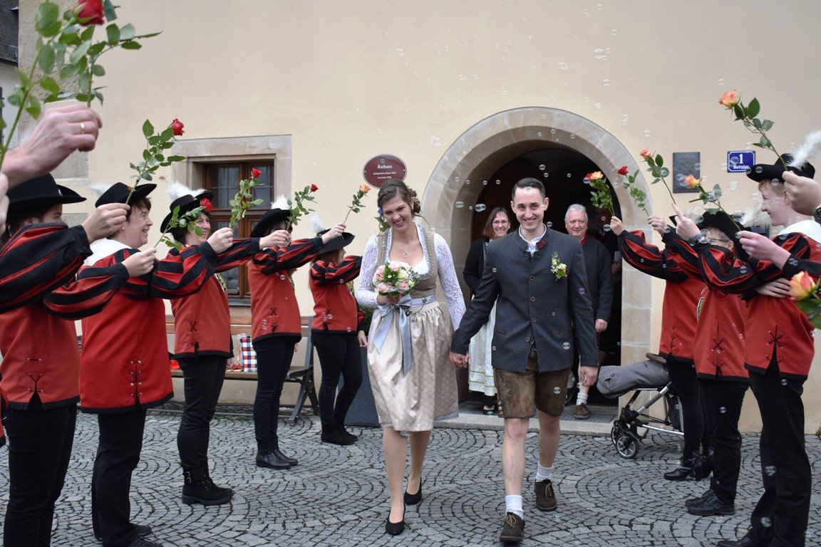 Hochzeit in Grafenwöhr: Durch die Liebe zur Musik