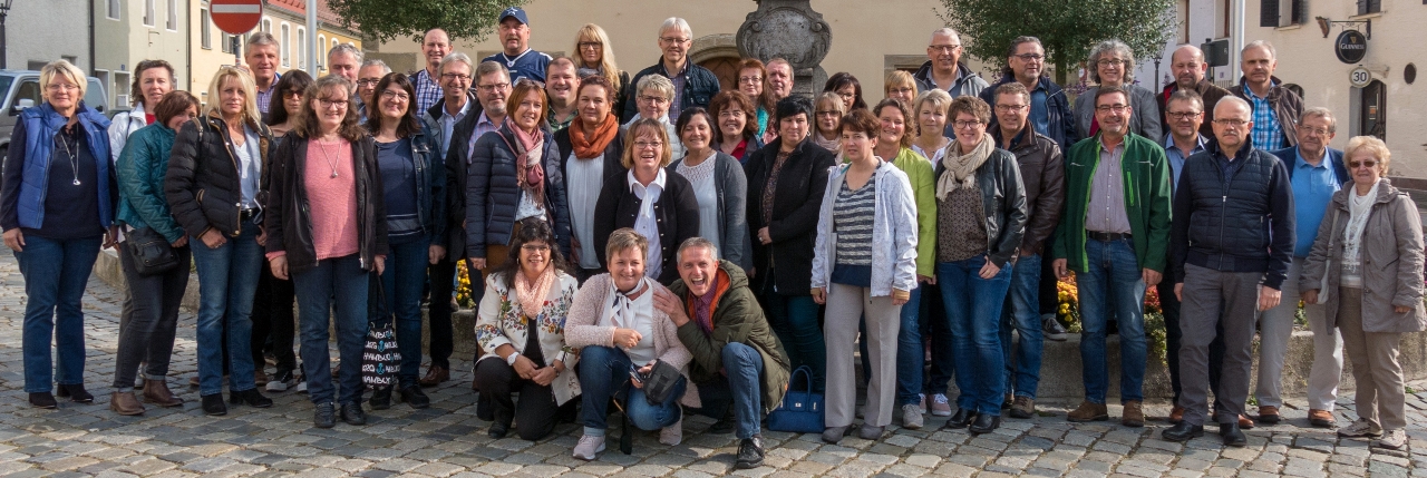 Wirtschaftschüler feiern großes Wiedersehen