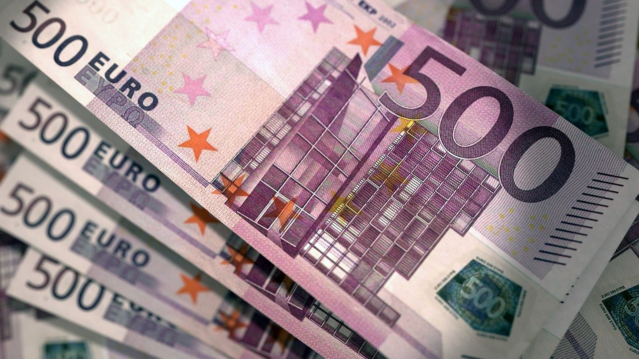 Bub (11) findet 500 Euro