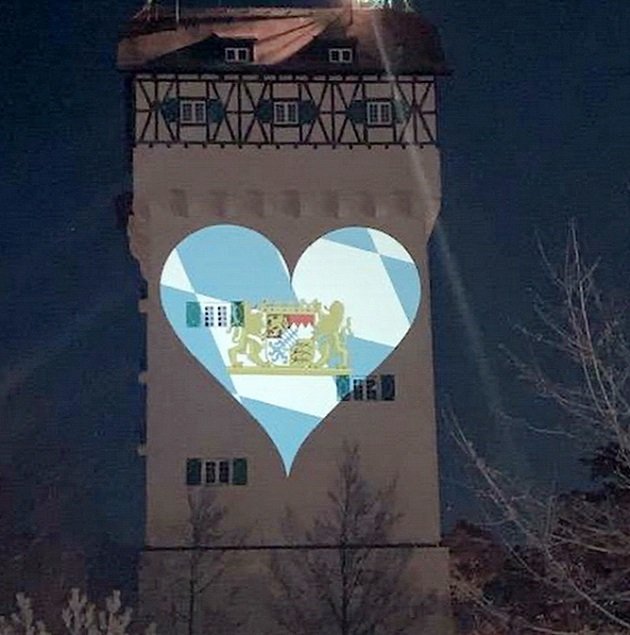 Als Zeichen des Dankes: Bayerisches Herz ziert Wasserturm