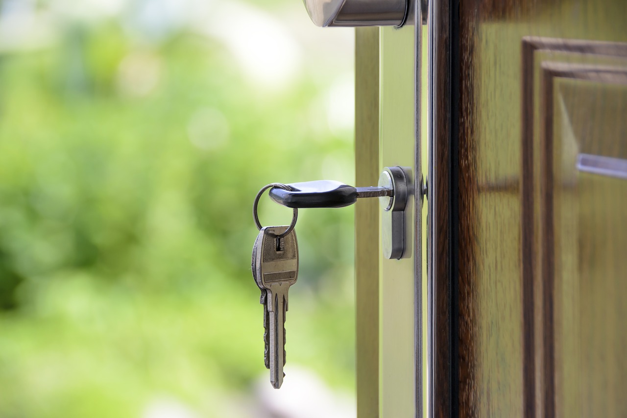 Mit Zweitschlüssel in Wohnung „eingebrochen“