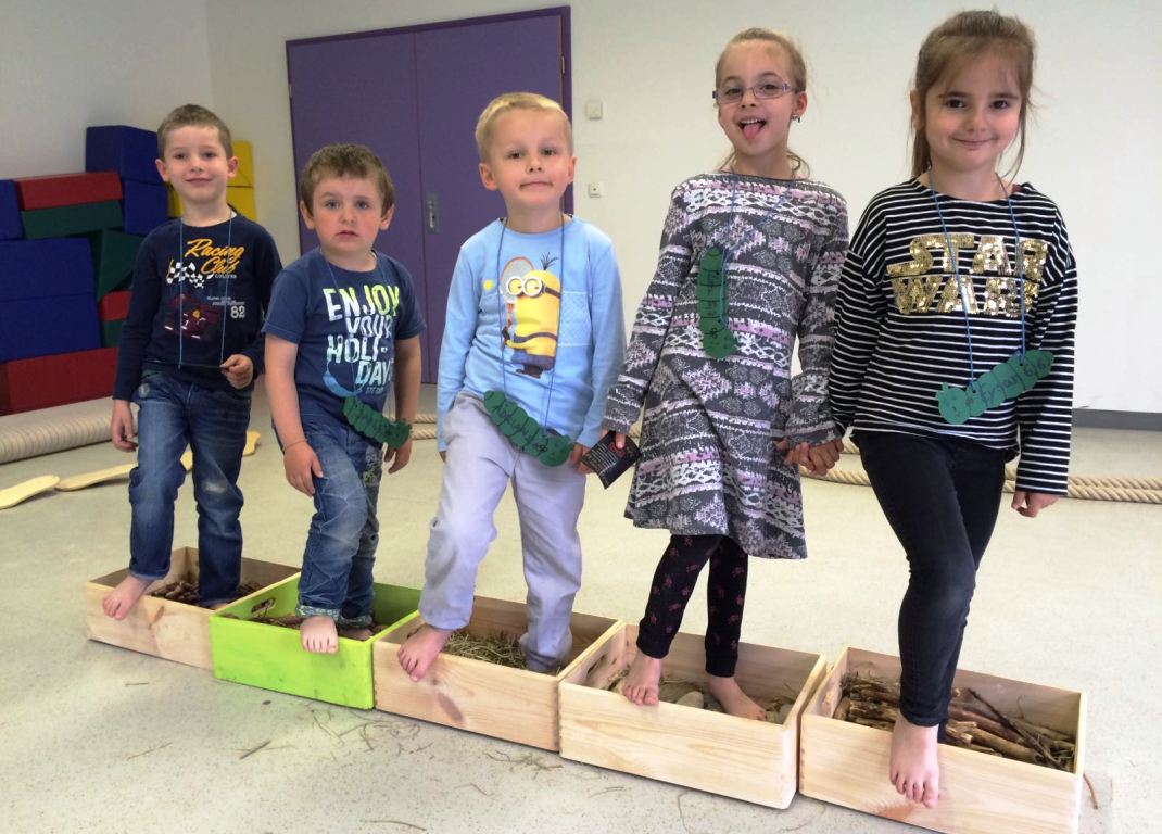 „Kinderfüße auf dem Prüfstand“ – BKK zu Gast im KiGa Lorenz